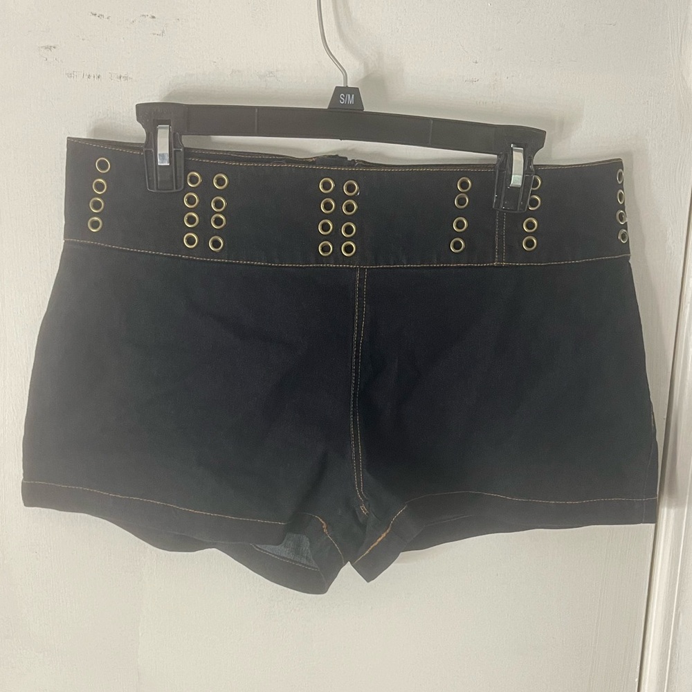 Y2K Jean booty shorts with cute belt design